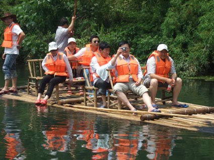 公司動(dòng)態(tài)=公司業(yè)務(wù)骨干赴浙江旅游剪影(一)-雙溪漂流.jpg