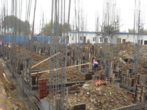 現(xiàn)場管理=四川綿竹安置房工程施工現(xiàn)場1.jpg
