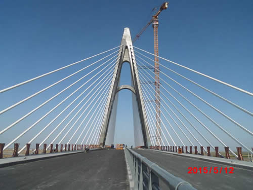 現(xiàn)場(chǎng)管理=開(kāi)發(fā)大道跨北疏港航道橋工程1.jpg