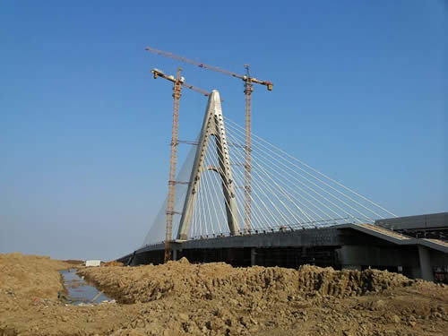 現(xiàn)場(chǎng)管理=開(kāi)發(fā)大道跨北疏港航道橋工程2.jpg