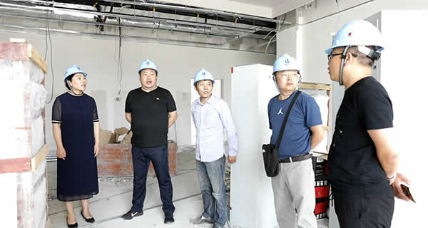 1564472459780.jpg 公司動(dòng)態(tài)=情牽一線項(xiàng)目組,高溫時(shí)節(jié)送清涼04.jpg